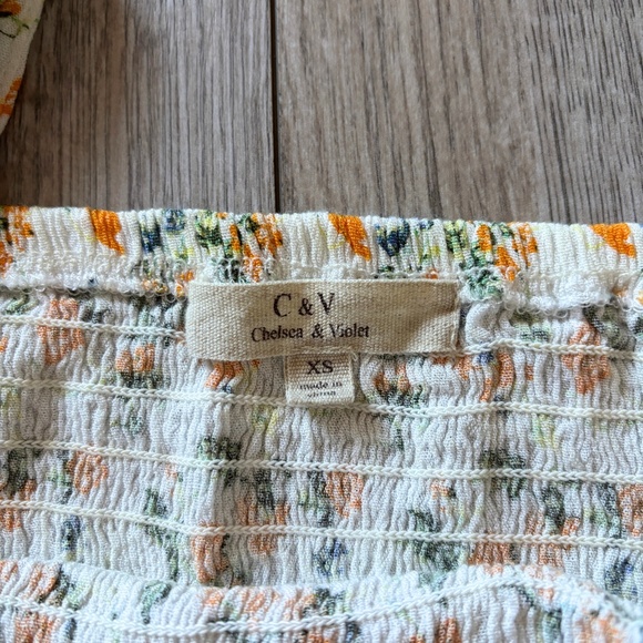 Chelsea & Violet Smocked Flutter Sleeve Floral Top Womens XS Boho Cottagecore - Picture 2 of 10